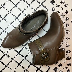 LAUREN BLAKWELL Brown Buckle Ankle Boots - US Size 9 - EUC